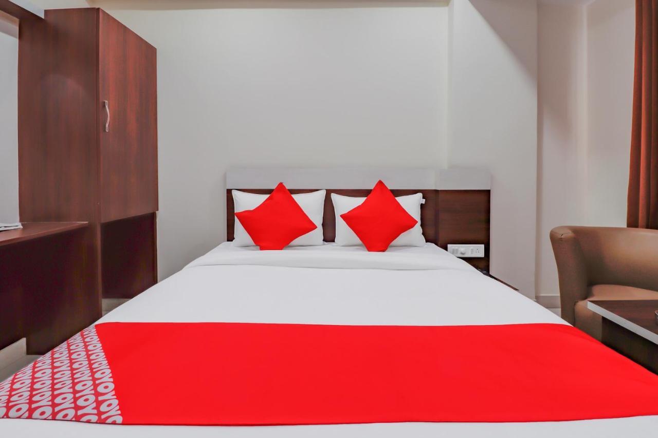 Oyo Flagship 80044 Royal Wood Deluxe Bangalore Esterno foto
