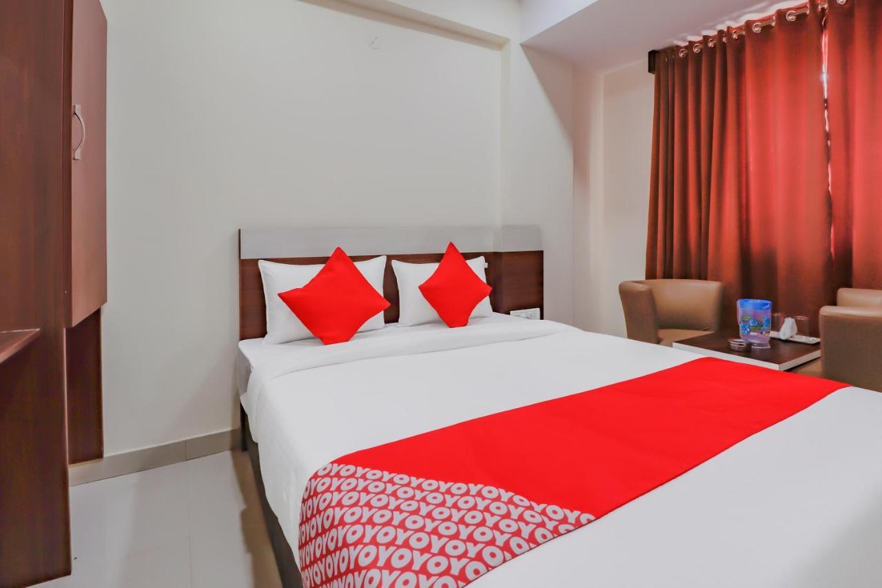 Oyo Flagship 80044 Royal Wood Deluxe Bangalore Esterno foto