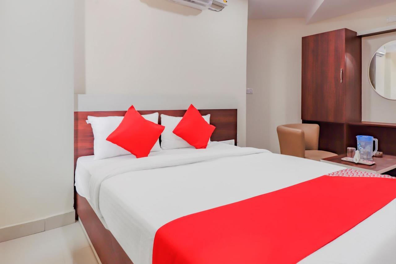 Oyo Flagship 80044 Royal Wood Deluxe Bangalore Esterno foto