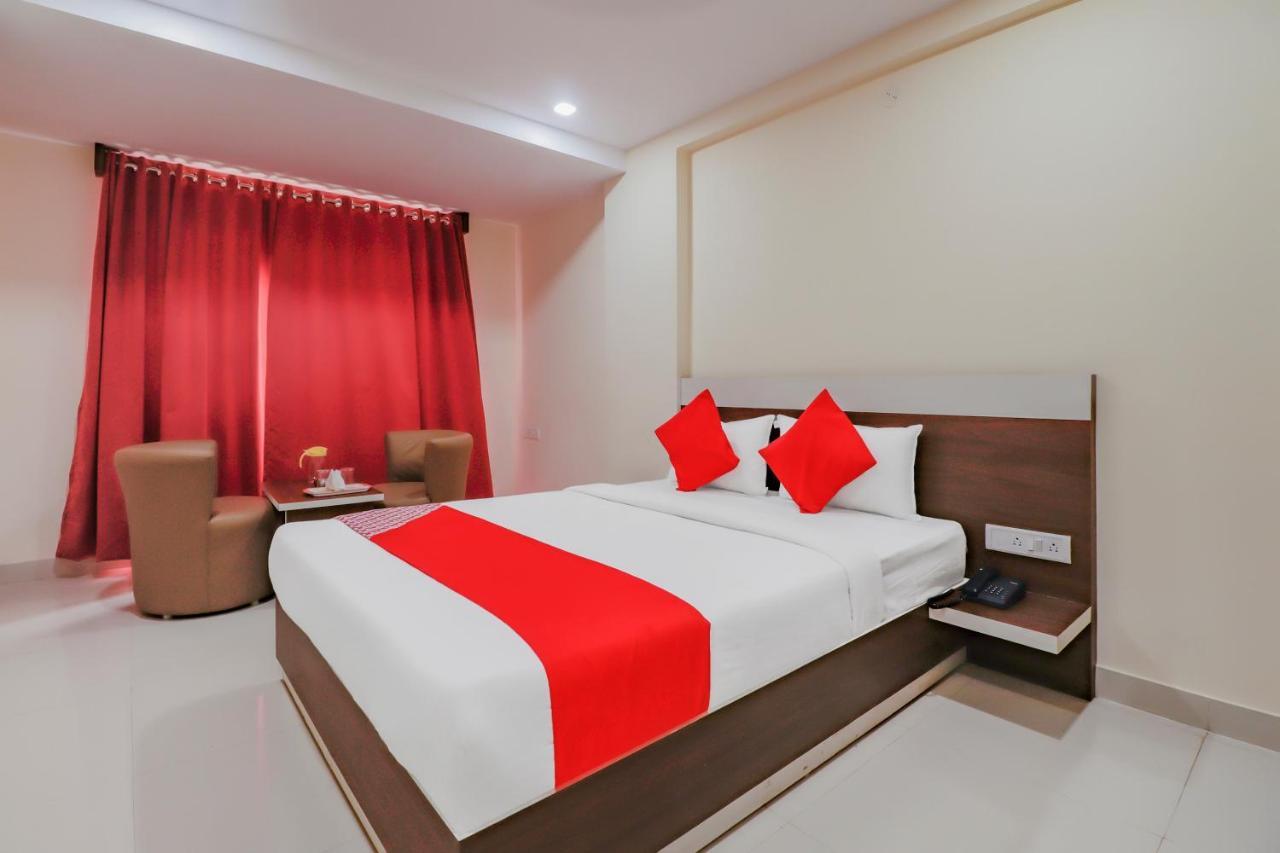 Oyo Flagship 80044 Royal Wood Deluxe Bangalore Esterno foto