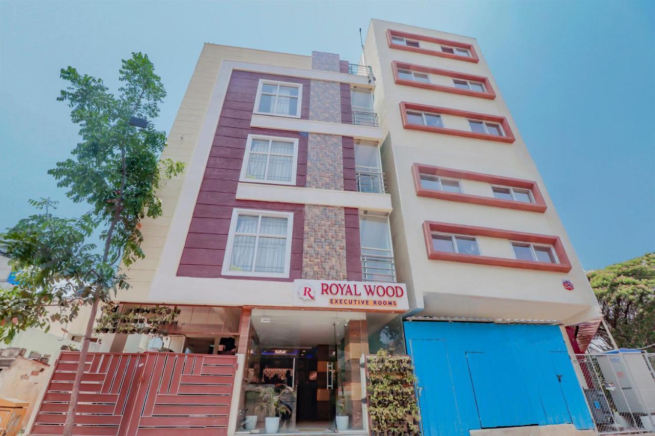 Oyo Flagship 80044 Royal Wood Deluxe Bangalore Esterno foto