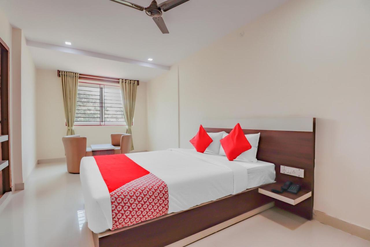 Oyo Flagship 80044 Royal Wood Deluxe Bangalore Esterno foto