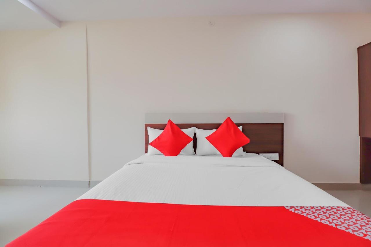 Oyo Flagship 80044 Royal Wood Deluxe Bangalore Esterno foto