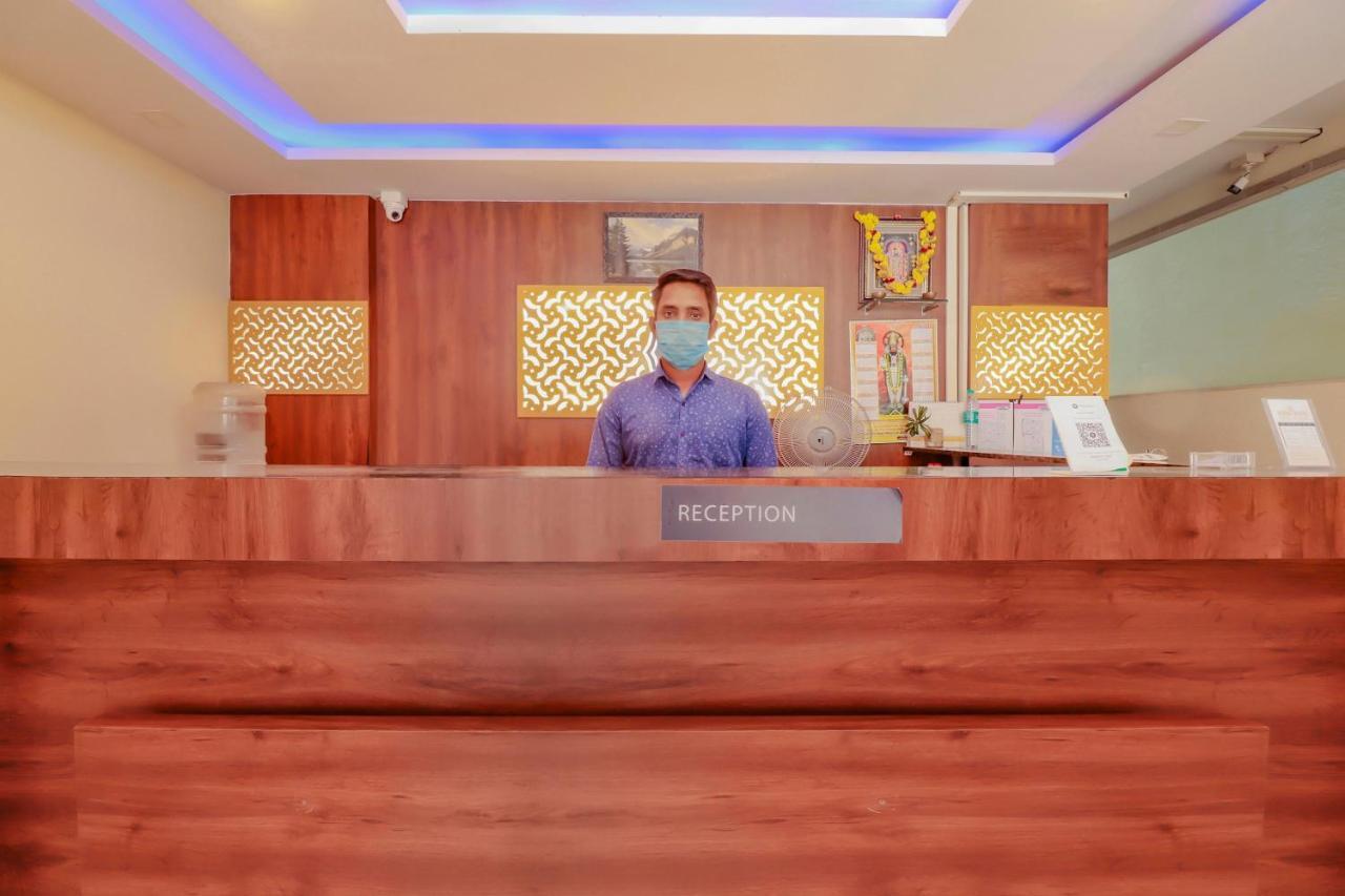 Oyo Flagship 80044 Royal Wood Deluxe Bangalore Esterno foto