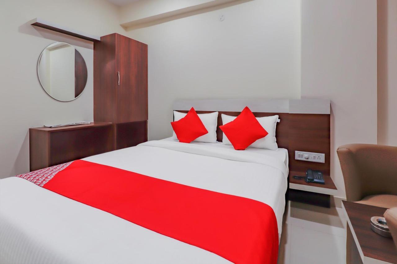 Oyo Flagship 80044 Royal Wood Deluxe Bangalore Esterno foto